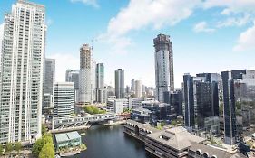 London Luxury 1 Bedroom Apartment Minutes Walk From Canary Wharf